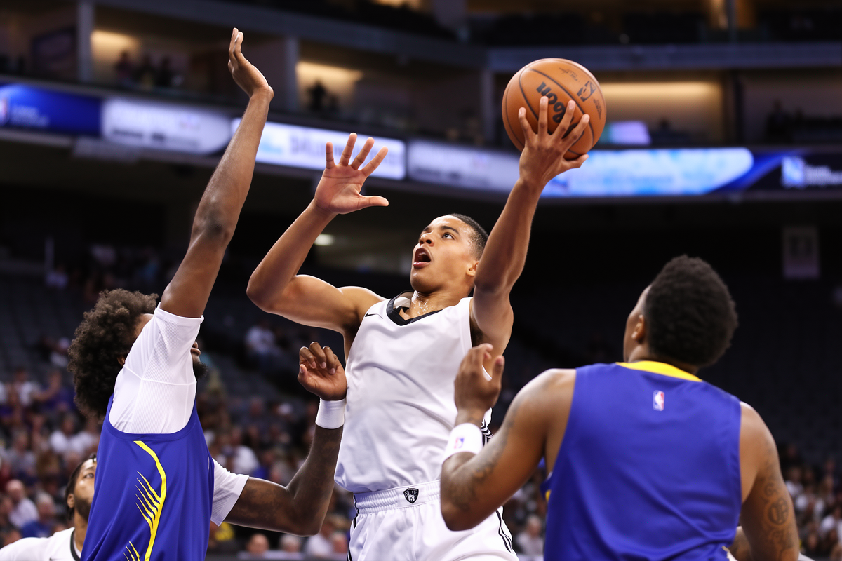 星空体育平台 - 路易斯维尔新星米卡尔·布朗 Jr.：夏季联赛首秀绽放 NBA 梦想 - 星空体育